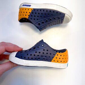 Native Little Kid Blue & Orange Shoes, Size 6